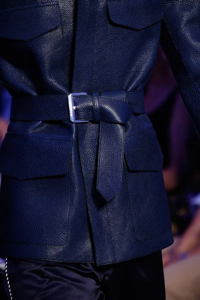 Look 11